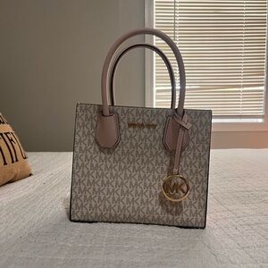 Micheal Kors Purse